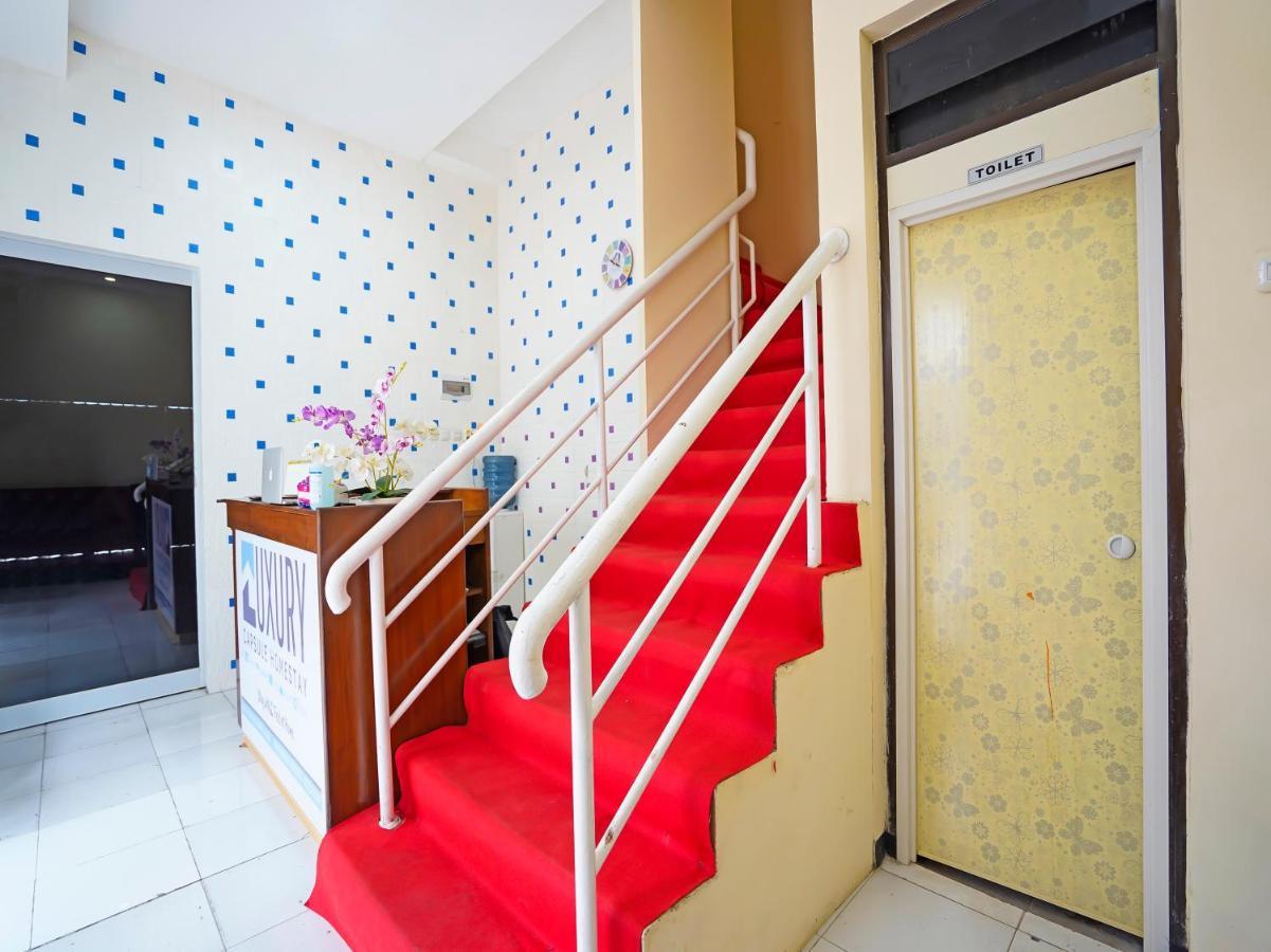 Oyo 91727 Luxury Homestay Sidoarjo Gedangan Buitenkant foto